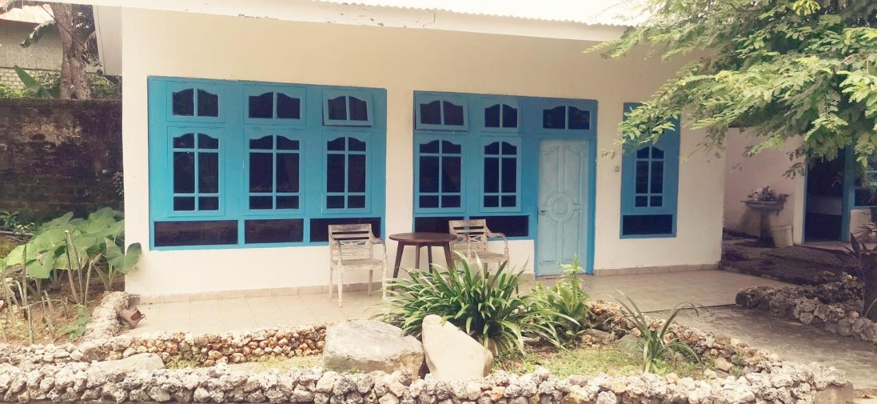 The Village Rua Beach Homestay Экстерьер фото